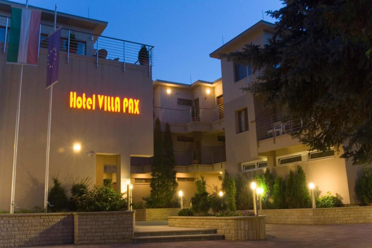 Hotel Villa Pax Balatonalmádi Extérieur photo